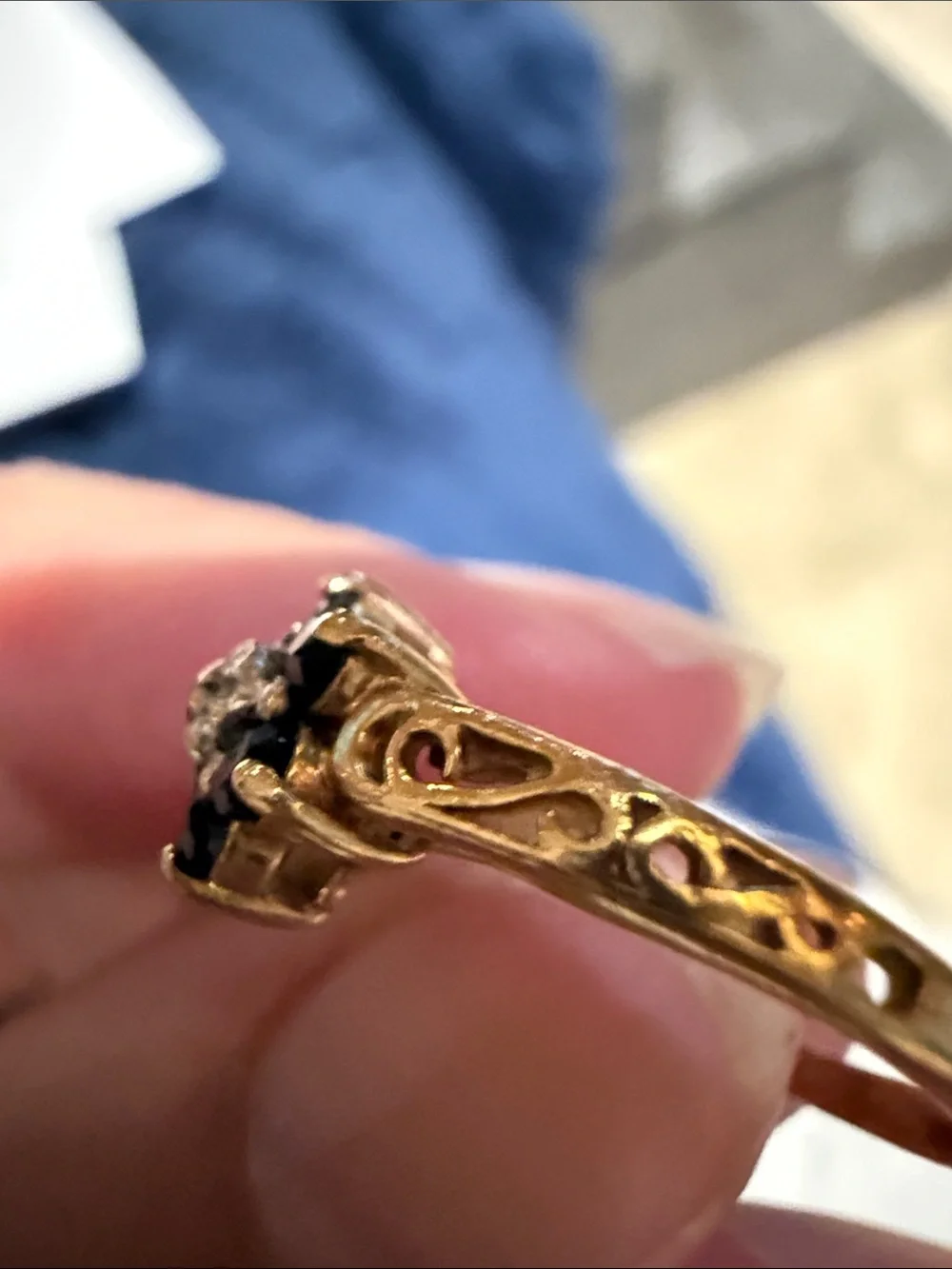 Vintage 10K Yellow Gold Genuine Sapphire and Diamond Flower Cluster Ring
